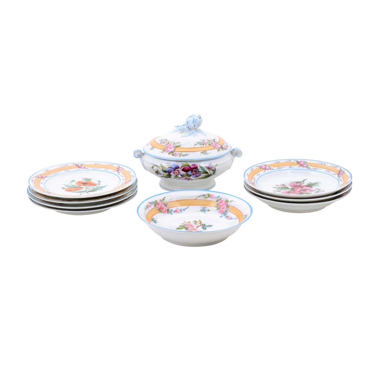 Porcelaine de Paris 19th Century Floral Dish Set with Casserole and Plates