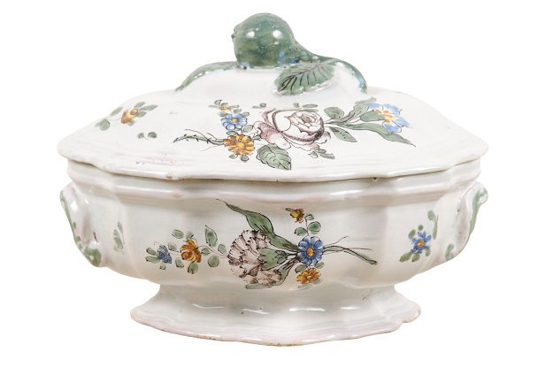 French 1750s Faience Oval Shaped Soup Tureen from Bordeaux with Floral Decor