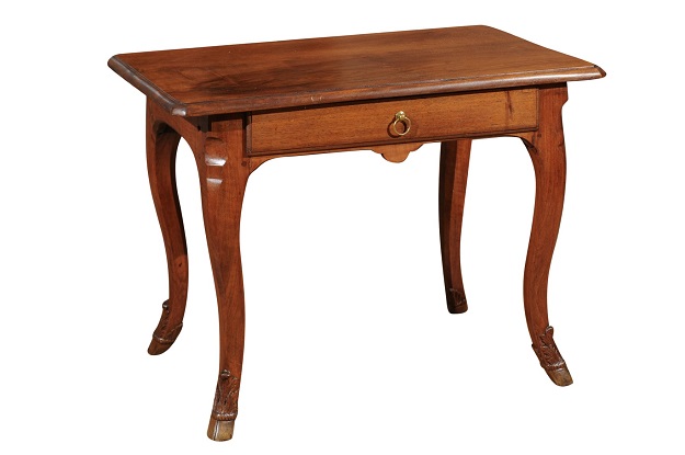 French 1860s Louis XV Style Walnut Side Table with Hoofed Feet and Single Drawer