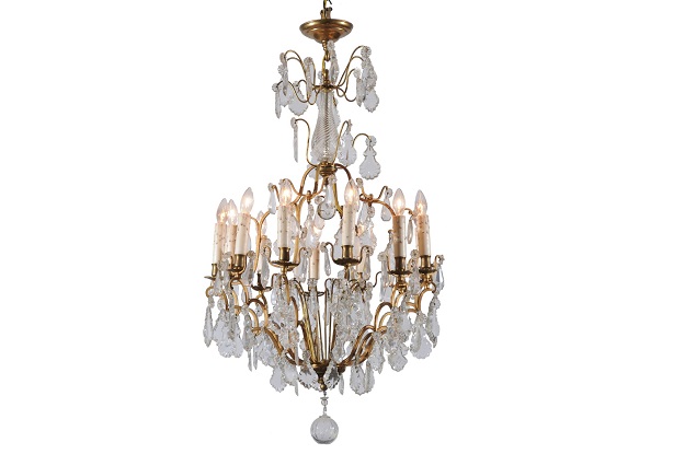 French Late 19th Century Crystal 12-Light Chandelier with Brass Armature