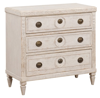 Swedish Gustavian Style 1880s Three-Drawer Painted Chest with Carved Décor