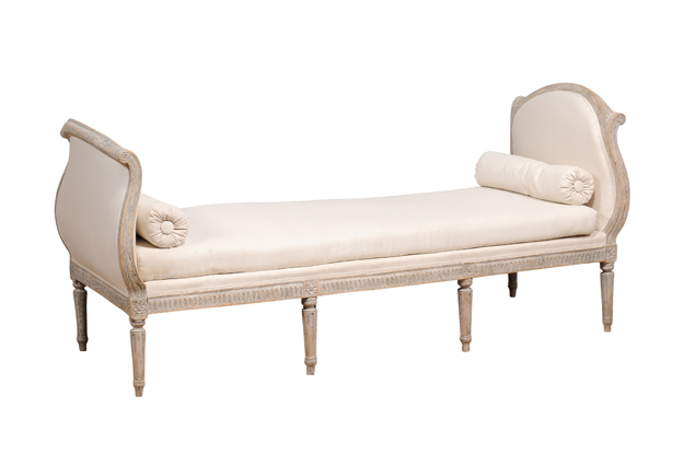 18th Century Gustavian Swedish Grey Daybed with Carved Rosettes and Fluted Legs