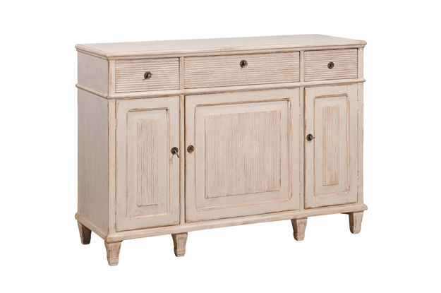 Swedish 1860s Creamy Gray Painted Sideboard with Reeded Doors and Drawers DLW