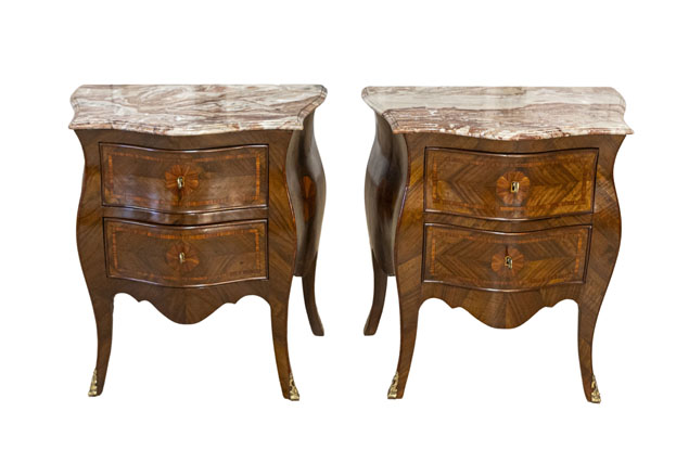 Pair of Italian Rococo Style 1900s Bombé Walnut Nightstands with Marquetry - LiL
