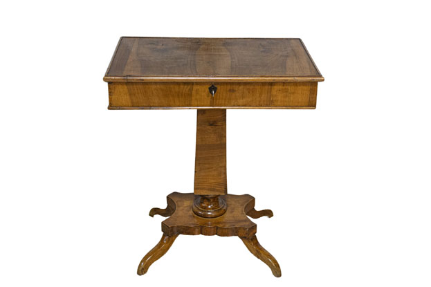 Italian 19th Century Walnut Pedestal Table with Quadripod Base and Single Drawer - LiL