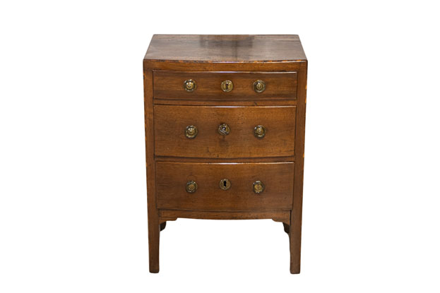 Italian Walnut Early 19th Century Three-Drawer Bedside Chest from Vicenza - LiL
